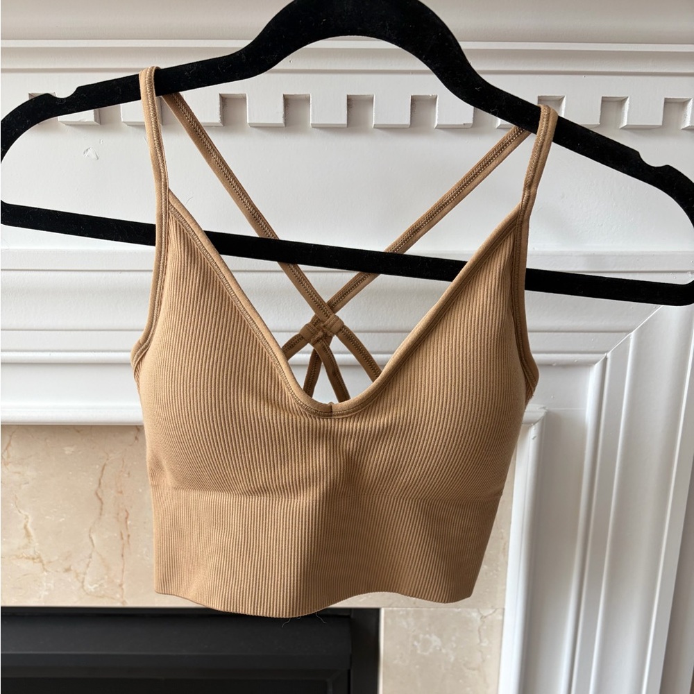 DSG Ribbed Strappy V-Neck Sports Bra in Camel Tan